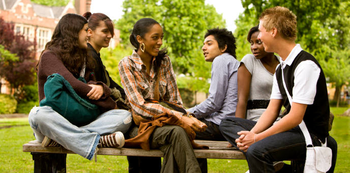 studenti-in-conversazione