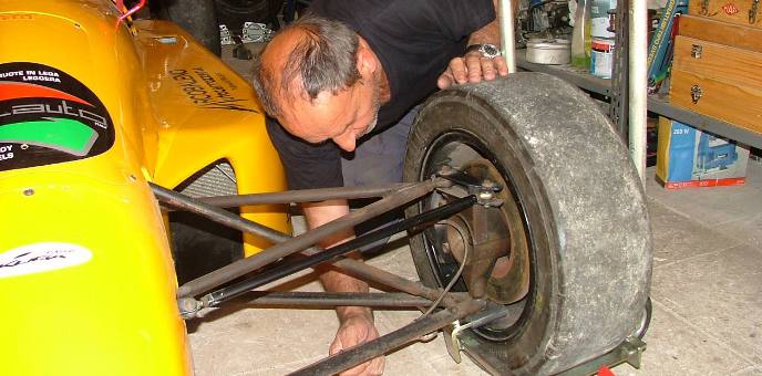 I “pattini per auto” di Nunzio Casciaro, il fabbro inventore Immagine I “pattini per auto” di Nunzio Casciaro, il fabbro inventore