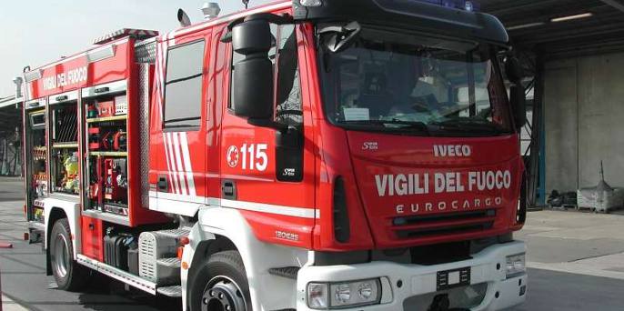 Paura nella notte, a fuoco l’auto del sindaco di Melendugno Immagine Paura nella notte, a fuoco l’auto del sindaco di Melendugno