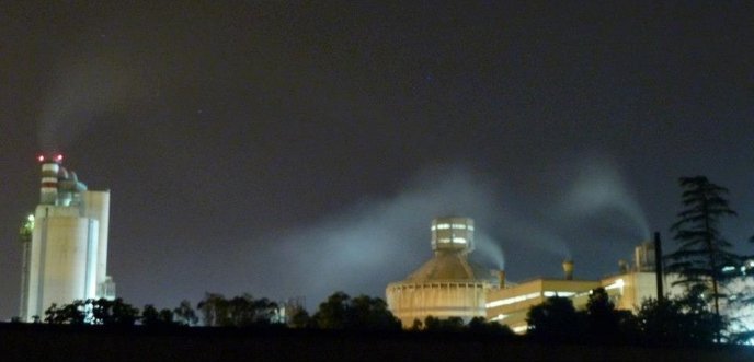 foto emissioni notturne Colacem